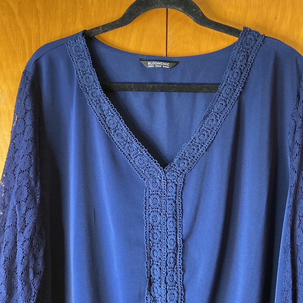 BloomChic Blue Relaxed Ribbed Blouse - Picture 3 of 10